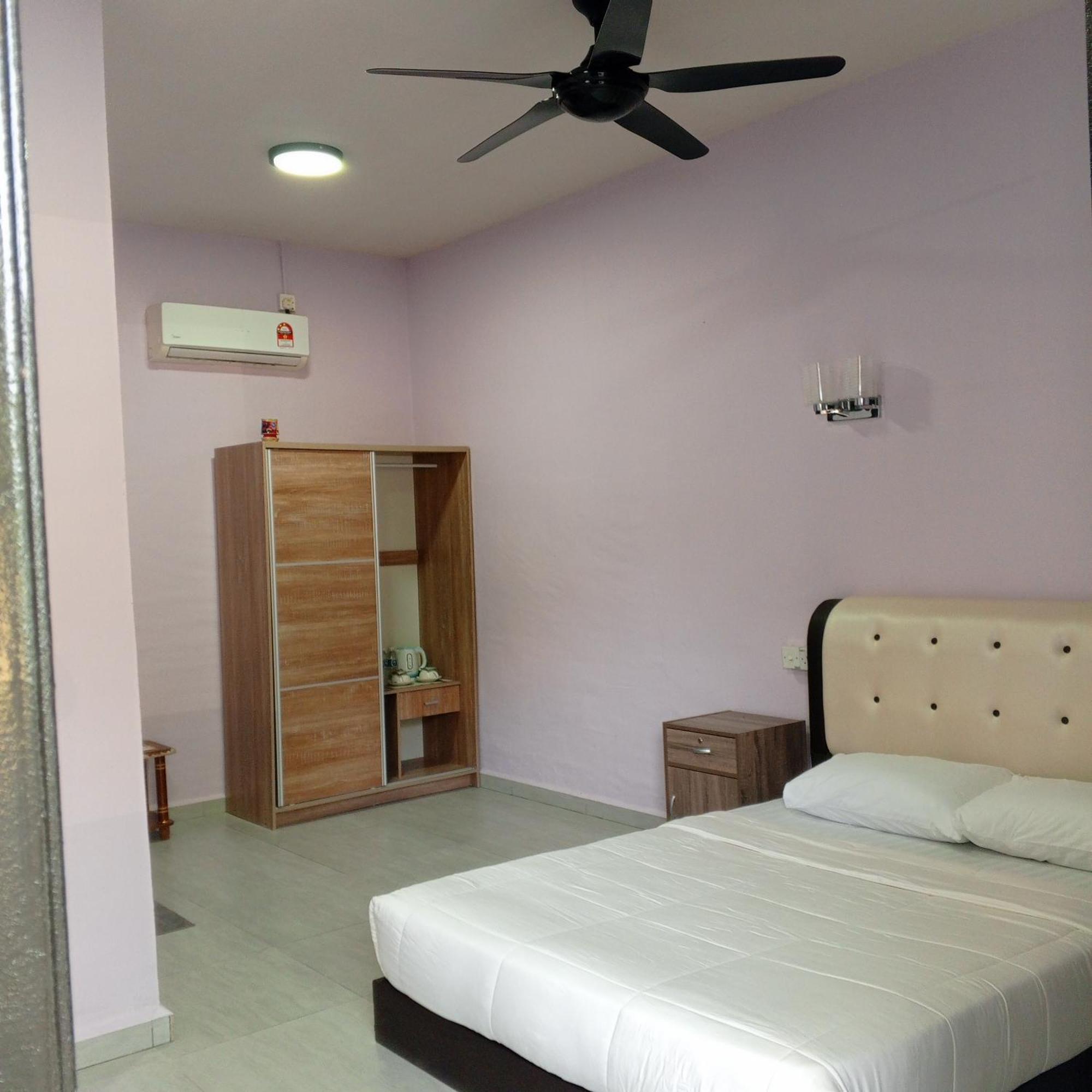 Sukau Tomanggong View Bed & Breakfast Pokój zdjęcie